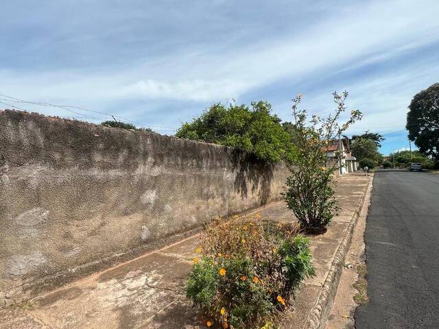 #356 - Casa para Venda em Brotas - SP - 2